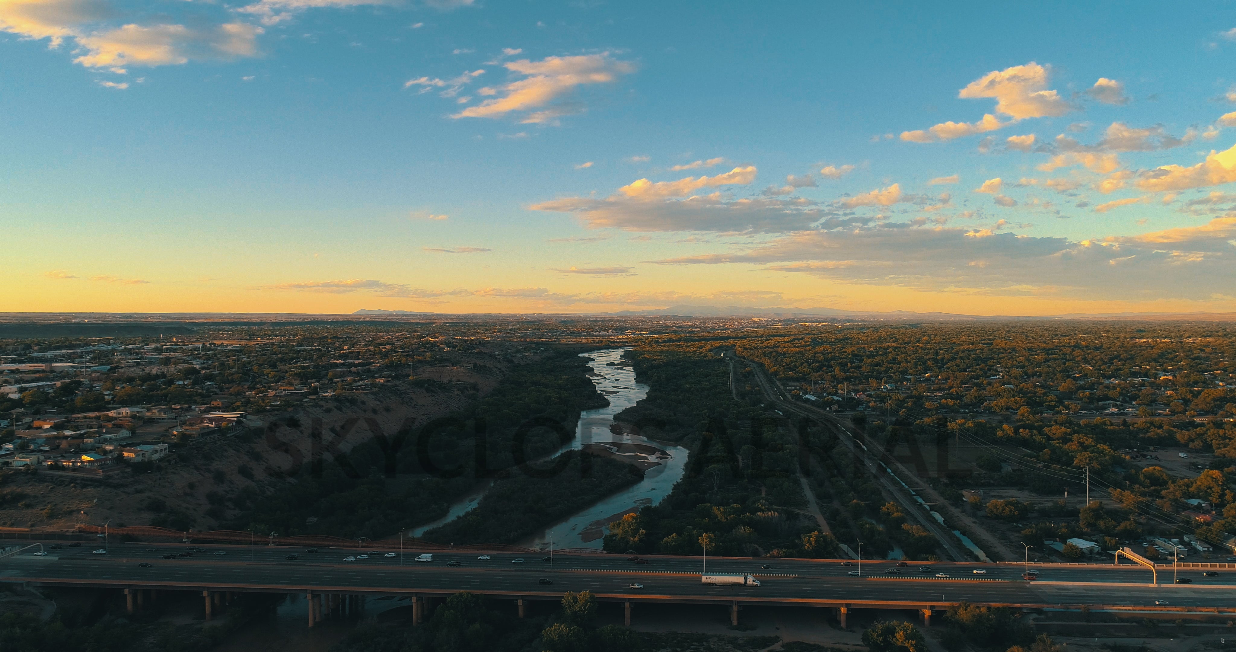 Video: I-40 over the Rio Grande River